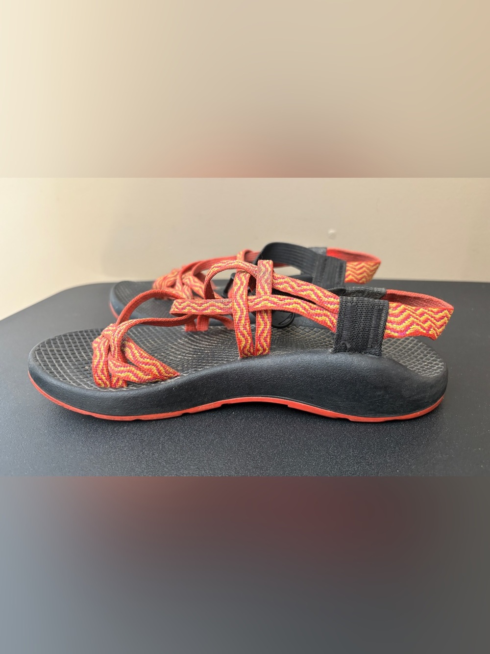 Chaco Vibram sandals WOMEN 7 red orange yellow